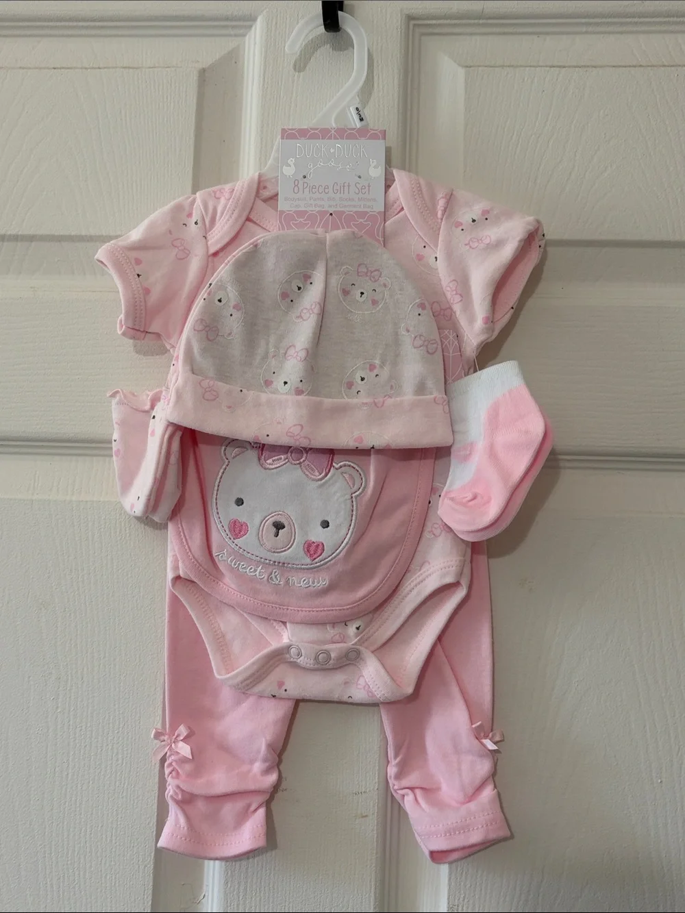 NWT Duck Duck Baby 8-Piece Pink Bear Newborn Gift Set